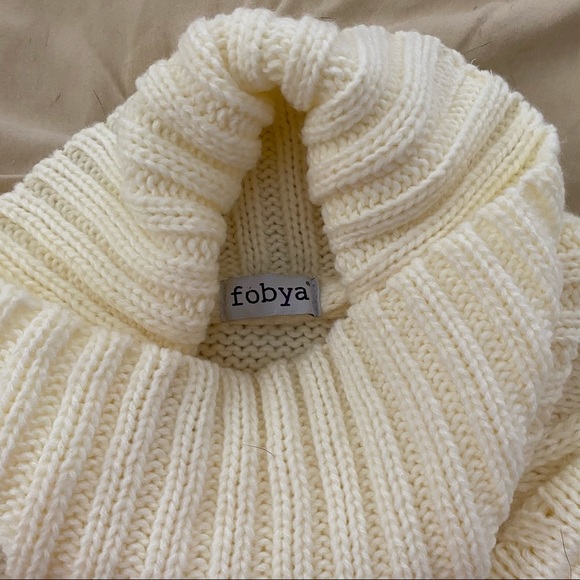 Two Comfy Sweaters 🍂🍁❄️ - Picture 3 of 11